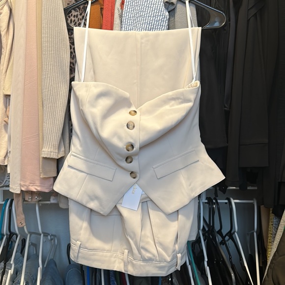 Matching Set - Picture 2 of 3